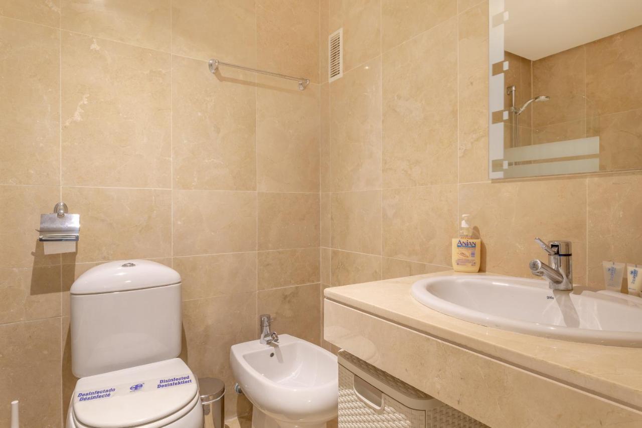 2261-Superb Apt On The Beach, On Duquesa Harbour مانيلفا المظهر الخارجي الصورة