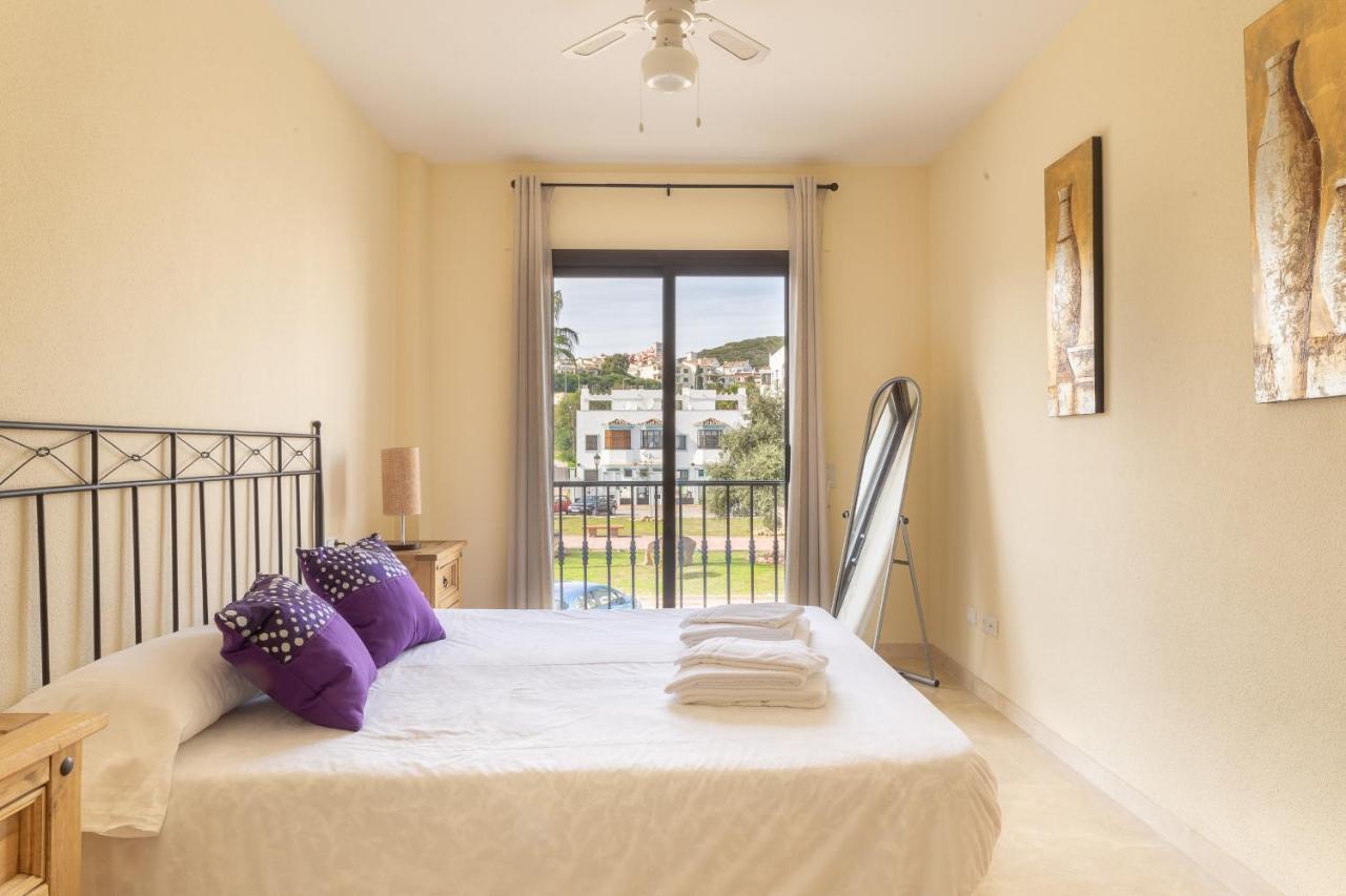 2261-Superb Apt On The Beach, On Duquesa Harbour مانيلفا المظهر الخارجي الصورة