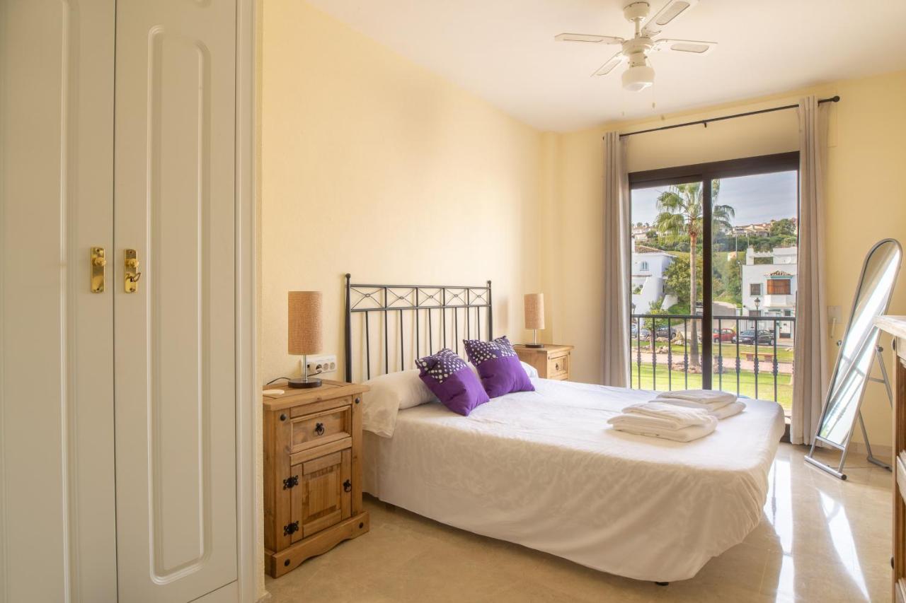 2261-Superb Apt On The Beach, On Duquesa Harbour مانيلفا المظهر الخارجي الصورة