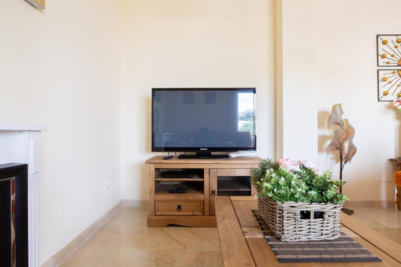 2261-Superb Apt On The Beach, On Duquesa Harbour مانيلفا المظهر الخارجي الصورة