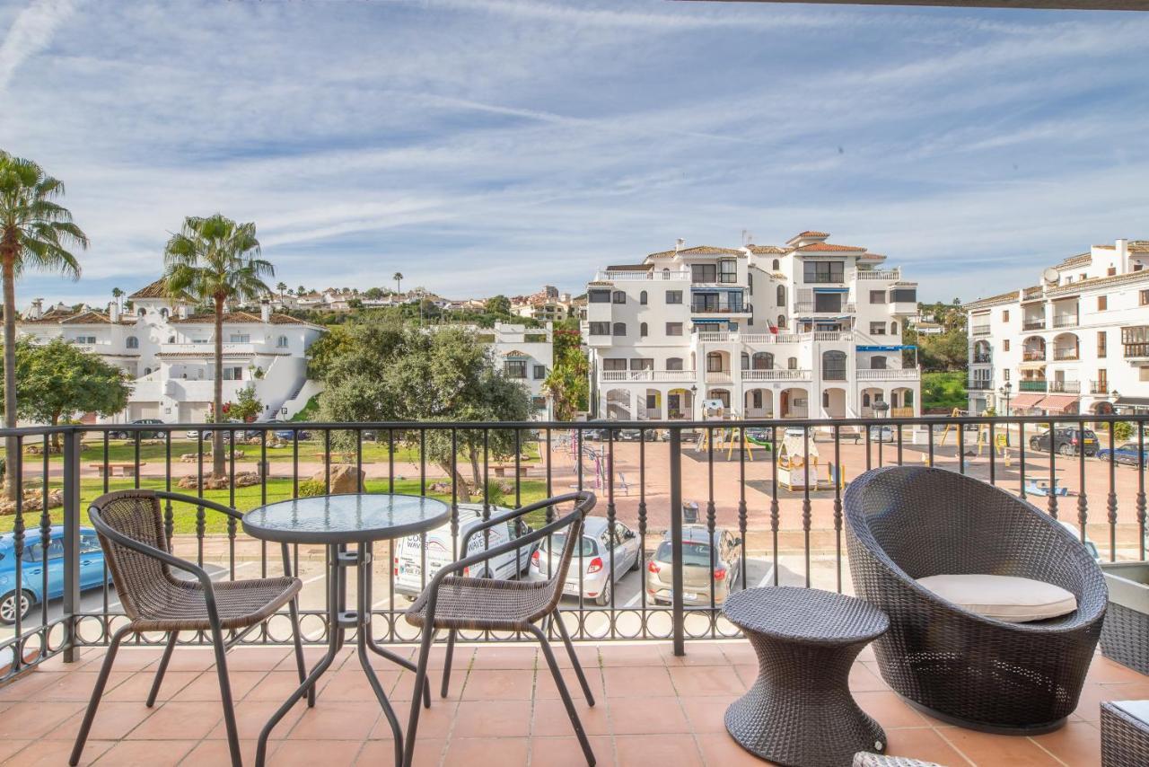2261-Superb Apt On The Beach, On Duquesa Harbour مانيلفا المظهر الخارجي الصورة