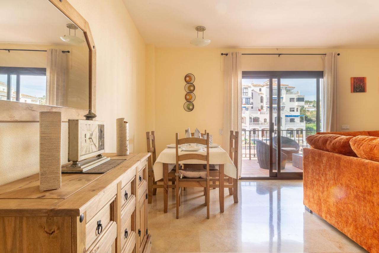2261-Superb Apt On The Beach, On Duquesa Harbour مانيلفا المظهر الخارجي الصورة