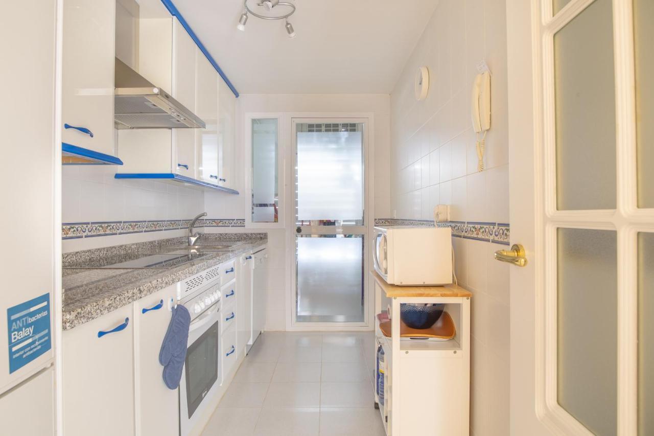 2261-Superb Apt On The Beach, On Duquesa Harbour مانيلفا المظهر الخارجي الصورة